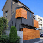 新宿区で　敷地20坪準耐火構造　木造3階　和モダンな木の家