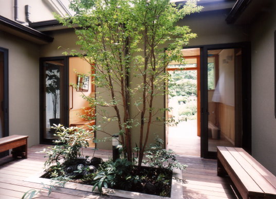 埼玉県所沢市で中庭を囲む楽しい二世帯住宅