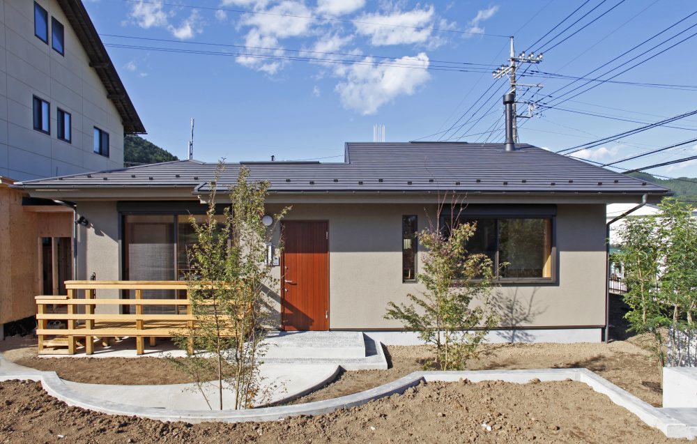 東京都青梅市の薪ストーブのある自然素材の平屋の住まい 東京都青梅市の薪ストーブのある自然素材の平屋の住まい